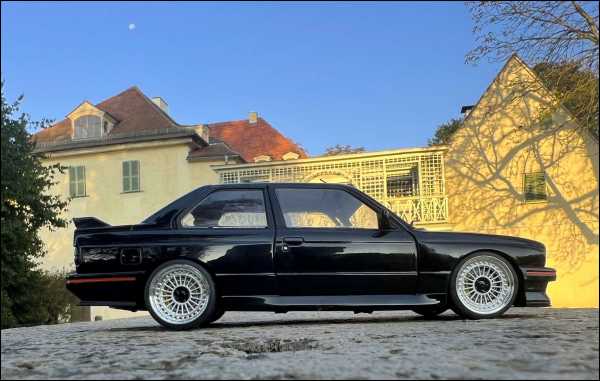 1:18 BMW E30 M3 Sport Evo 1990 - Alpina Felgen & inkl. OVP